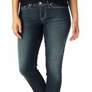 NWT signature Levi’s stretch